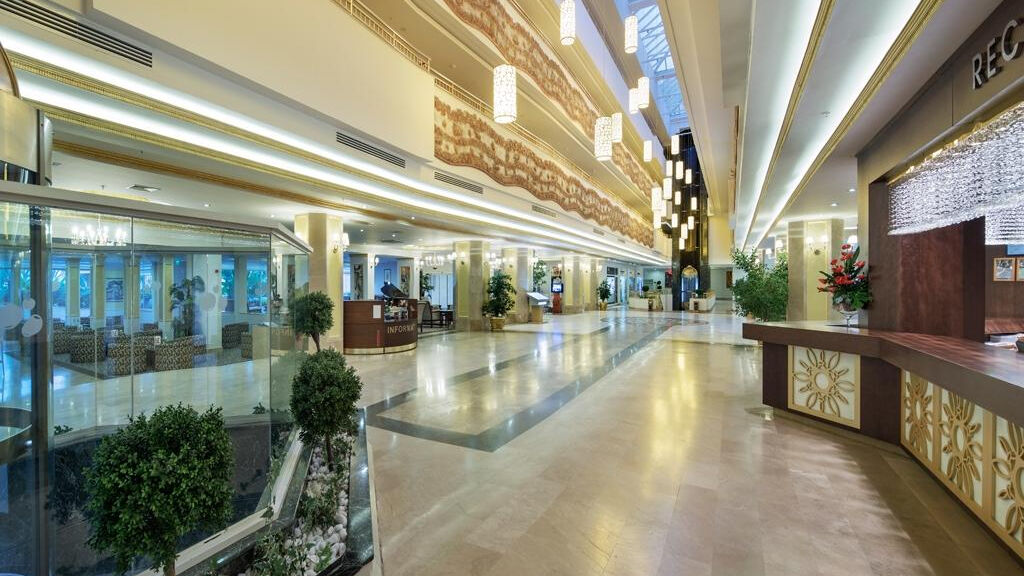 Crystal Tat Beach Golf Resort & Spa