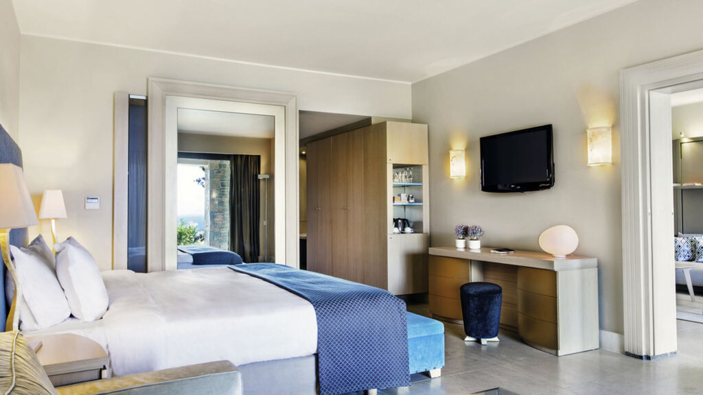 Daios Cove Resort & Luxury Villa