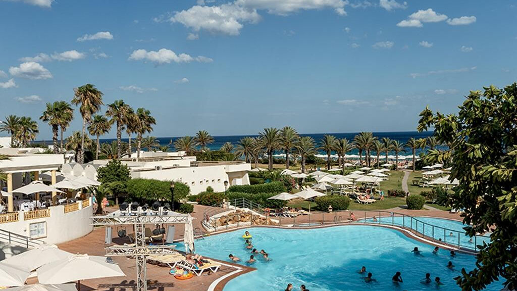 Delphino Beach Resort & Spa