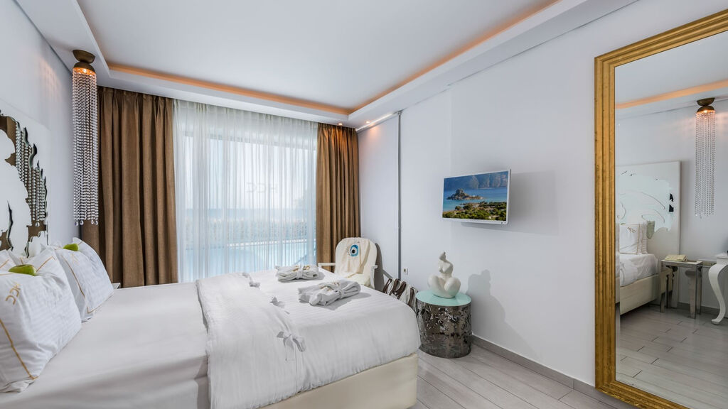Diamond Deluxe Hotel & Spa