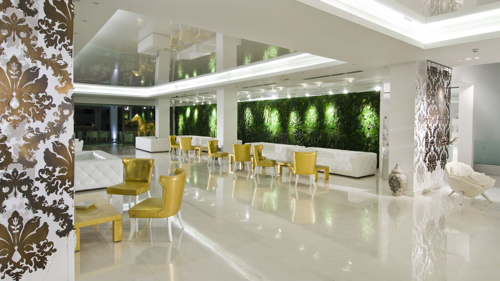 Diamond Deluxe Hotel & Spa