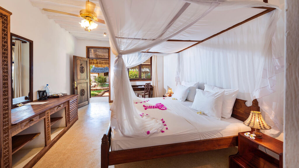 Diamonds Mapenzi Beach Club