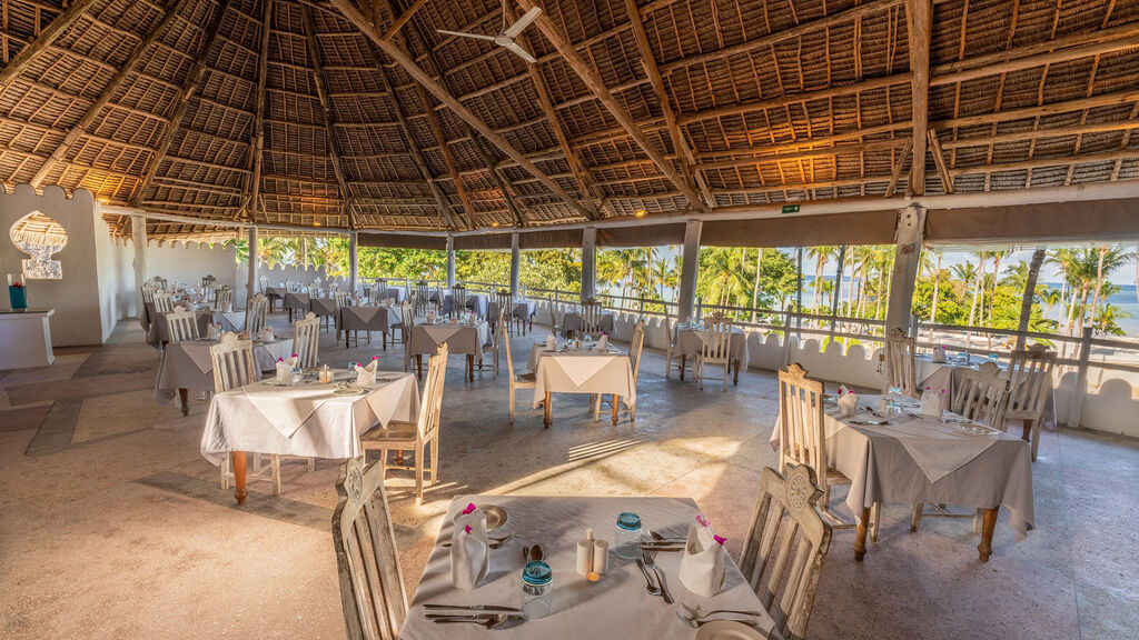 Diamonds Mapenzi Beach Club