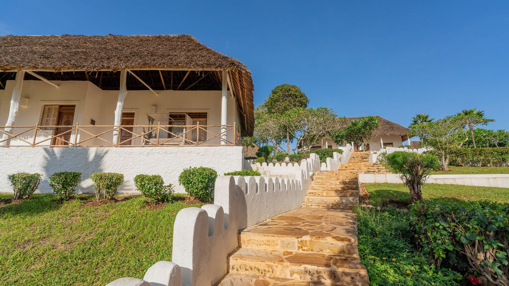 Diamonds Mapenzi Beach Club