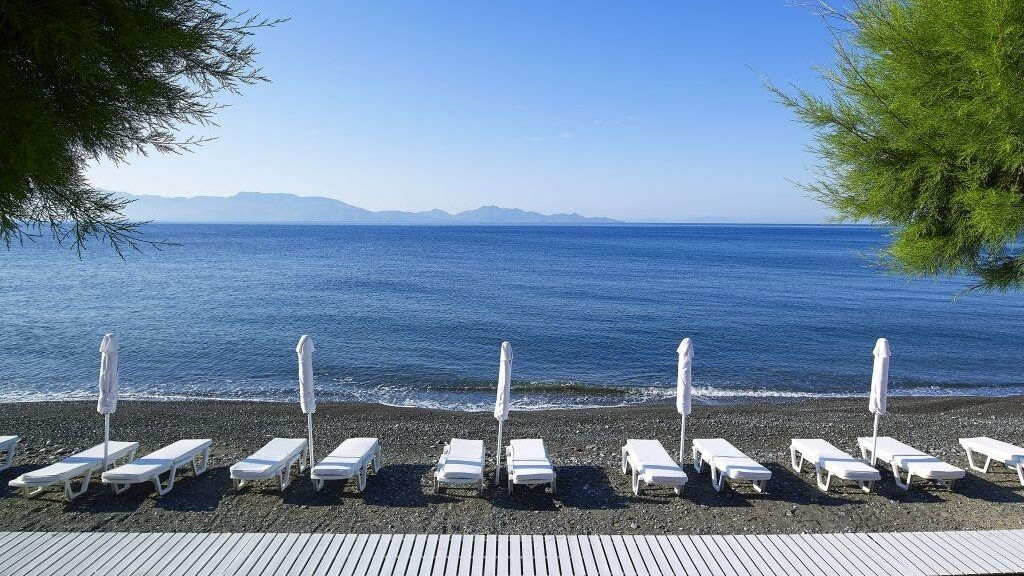 Dimitra Beach Hotel & Suites