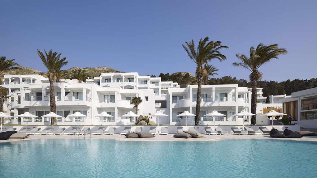 Dimitra Beach Hotel & Suites