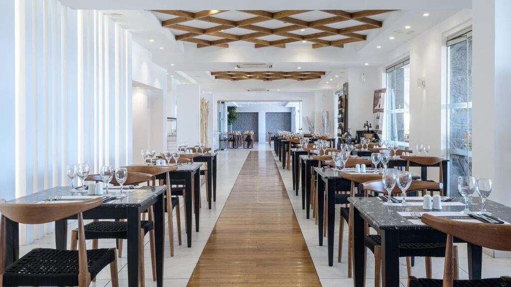 Dimitra Beach Hotel & Suites