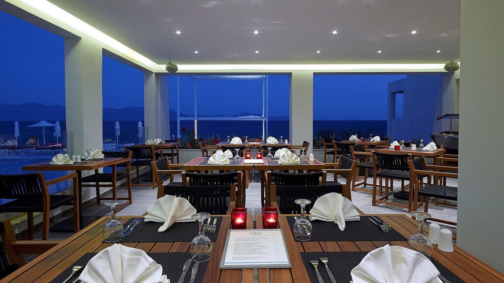 Dimitra Beach Hotel & Suites