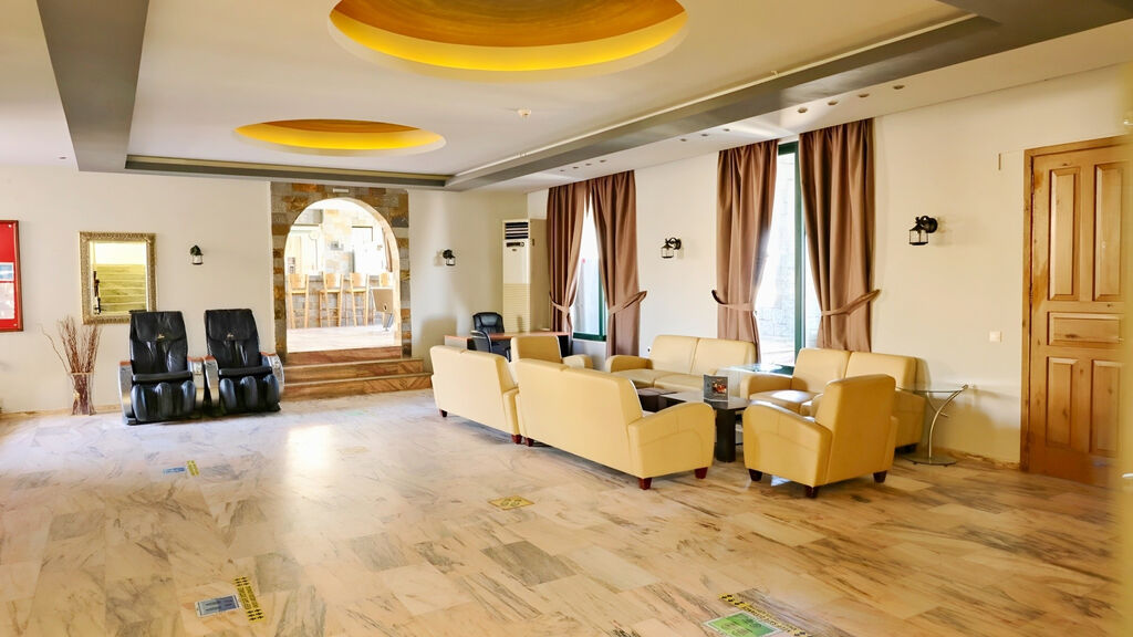 Diogenys Blue Palace