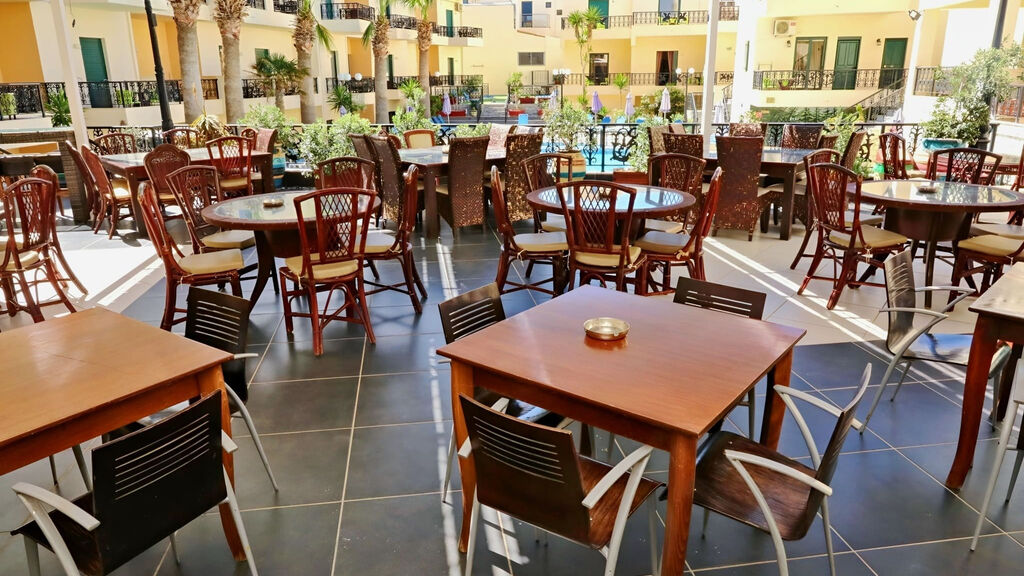 Diogenys Blue Palace