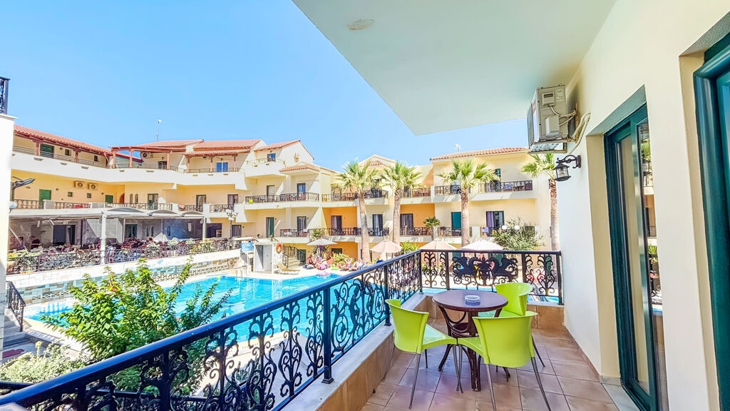 Diogenys Blue Palace