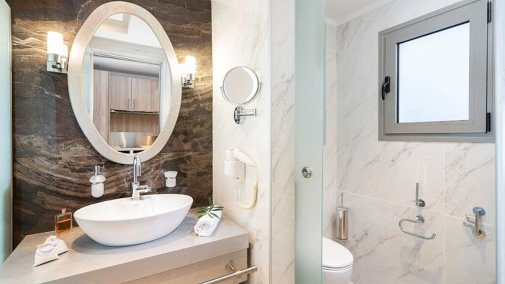 Dionysos Hotel and Studios