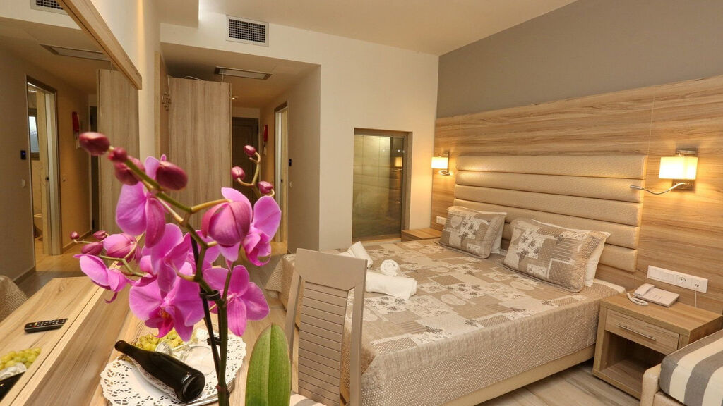 Dionysos Hotel and Studios