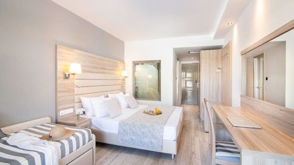 Dionysos Hotel and Studios