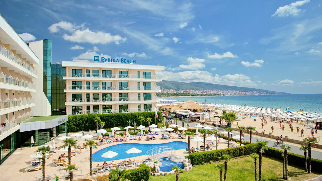 Dit Evrika Beach Club