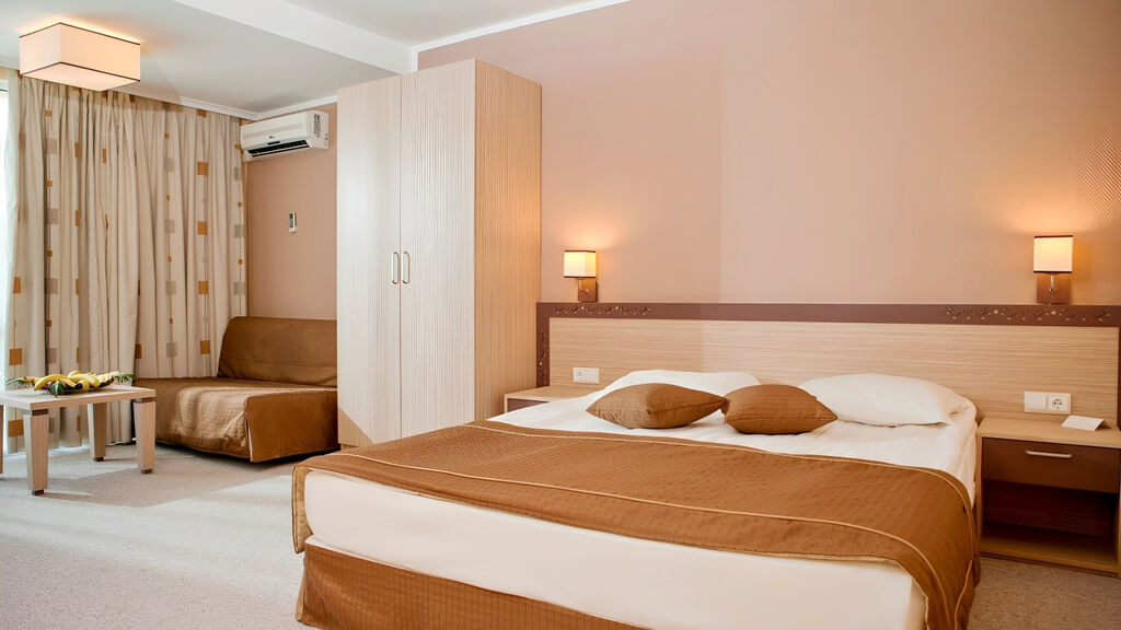 Dit Evrika Beach Club