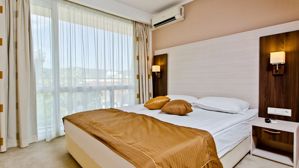 Dit Evrika Beach Club