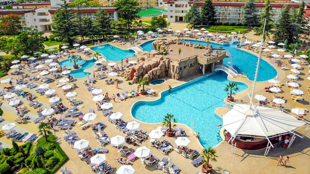 Dit Evrika Beach Club