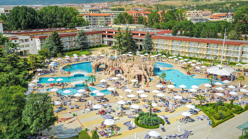 Dit Evrika Beach Club
