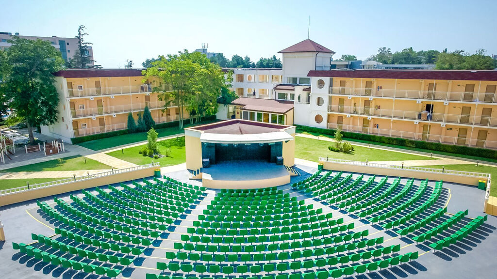 Dit Evrika Beach Club