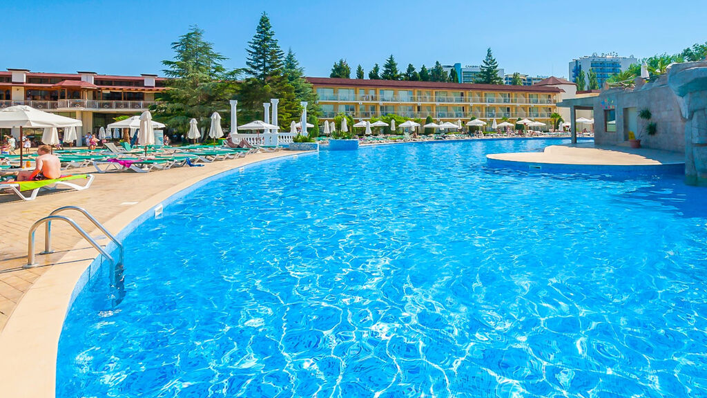 Dit Evrika Beach Club