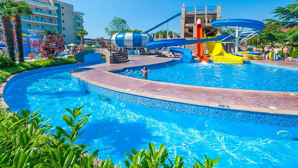 Dit Evrika Beach Club