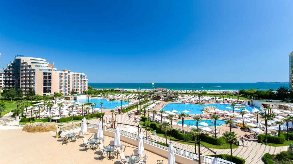 Dit Majestic Beach Resort