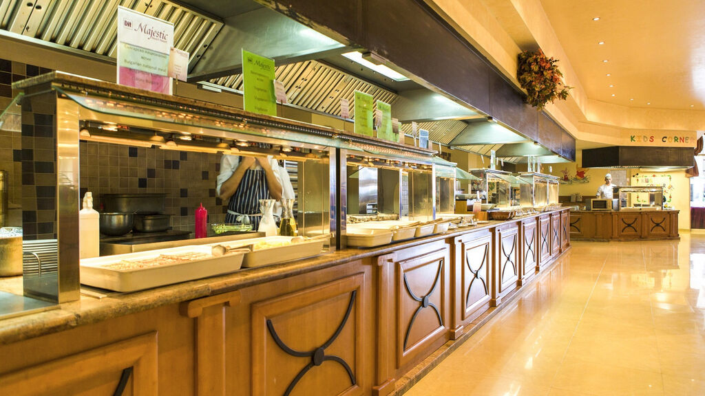 Dit Majestic Beach Resort