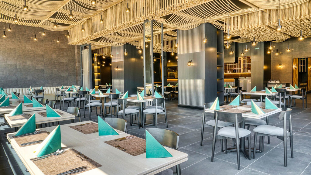 Dit Majestic Beach Resort