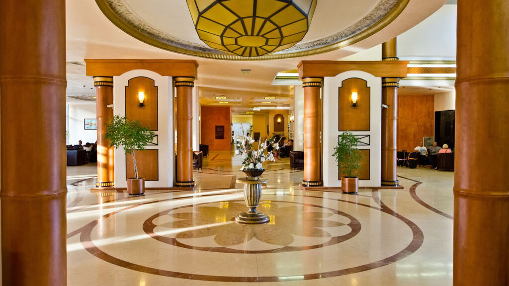 Dit Majestic Beach Resort