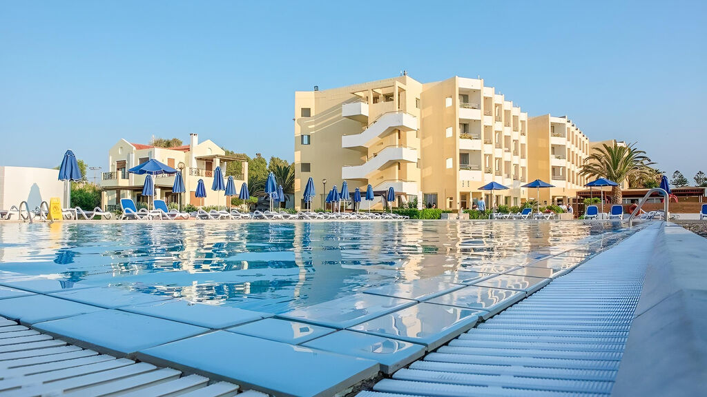 Dessole Dolphin Bay Resort