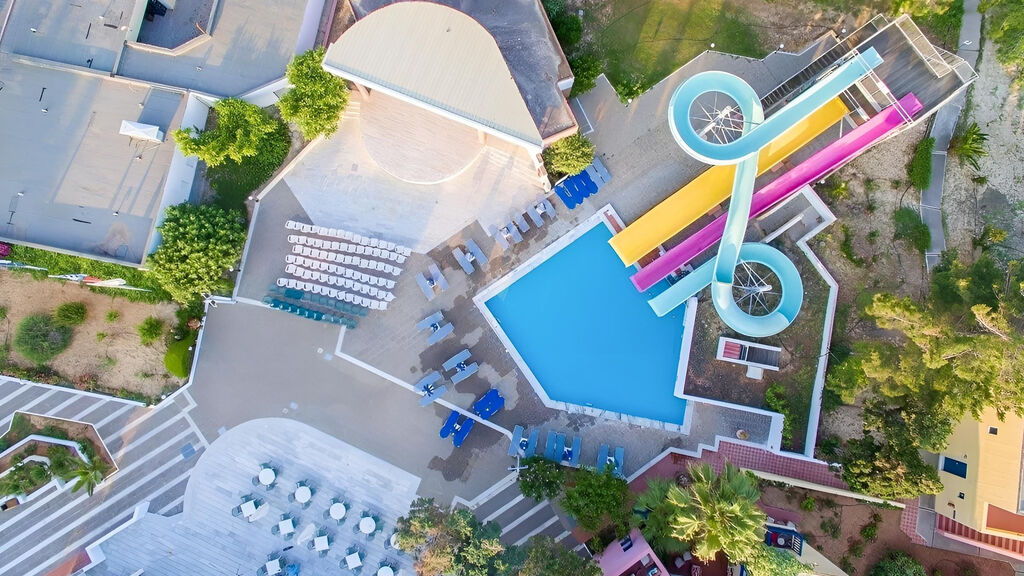 Dessole Dolphin Bay Resort