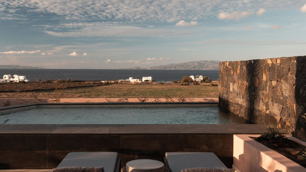 Domes Novos Santorini, Autograph Collection