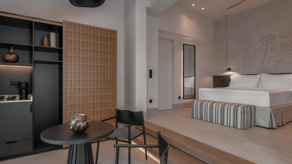 Domes Novos Santorini, Autograph Collection