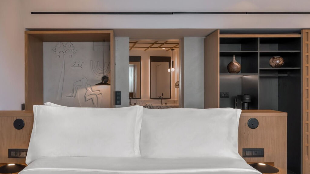 Domes Novos Santorini, Autograph Collection