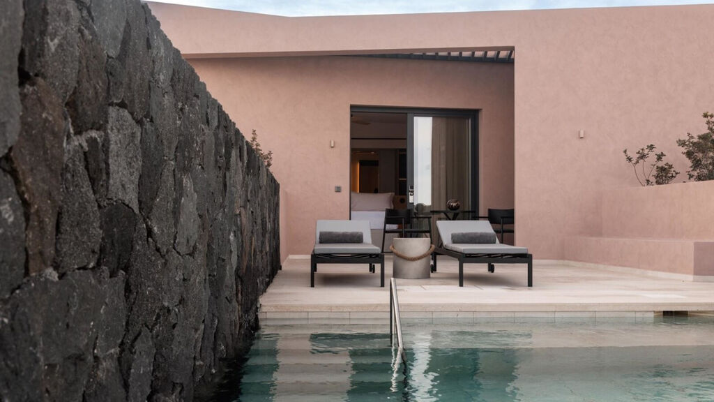 Domes Novos Santorini, Autograph Collection