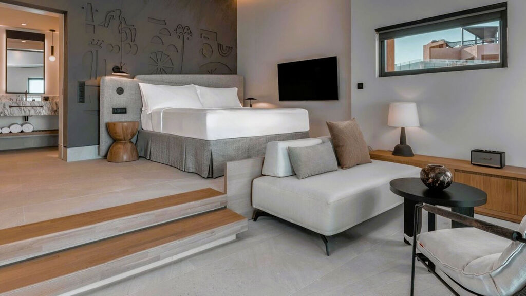 Domes Novos Santorini, Autograph Collection