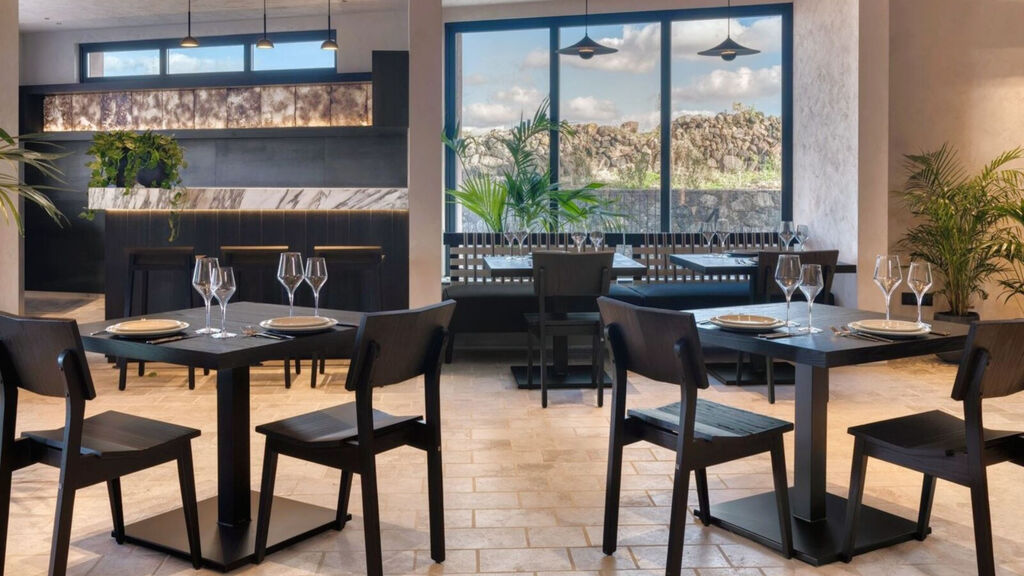 Domes Novos Santorini, Autograph Collection