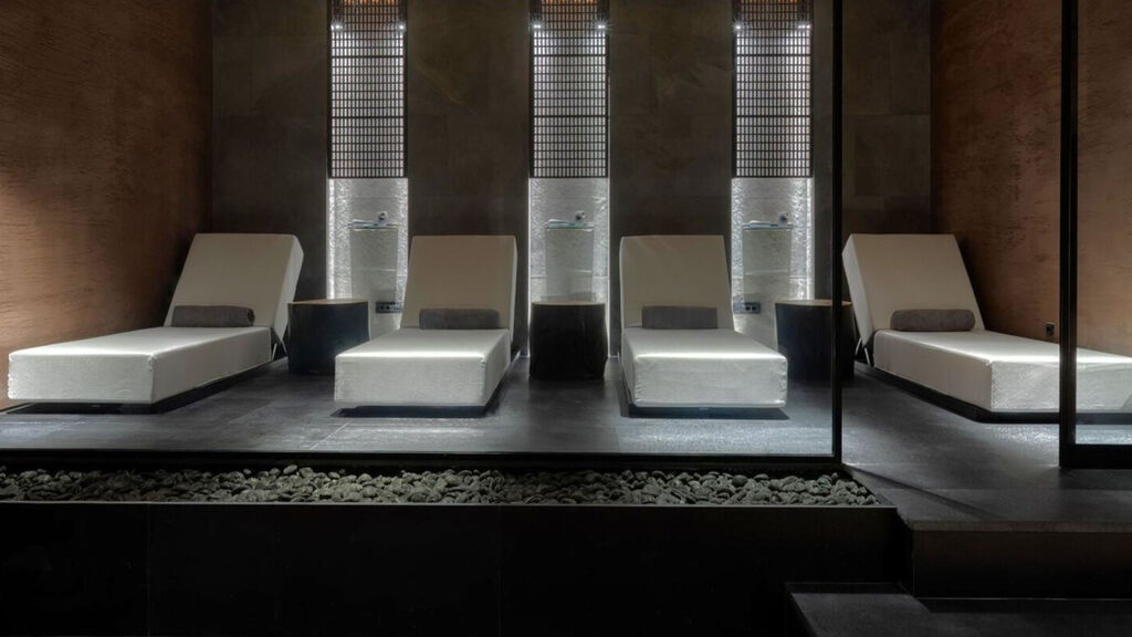 Domes Novos Santorini, Autograph Collection