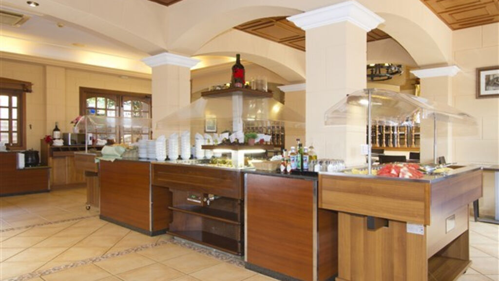 Dorado Suites