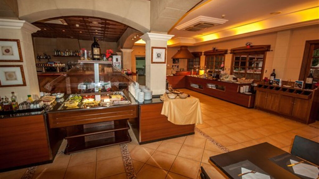 Dorado Suites