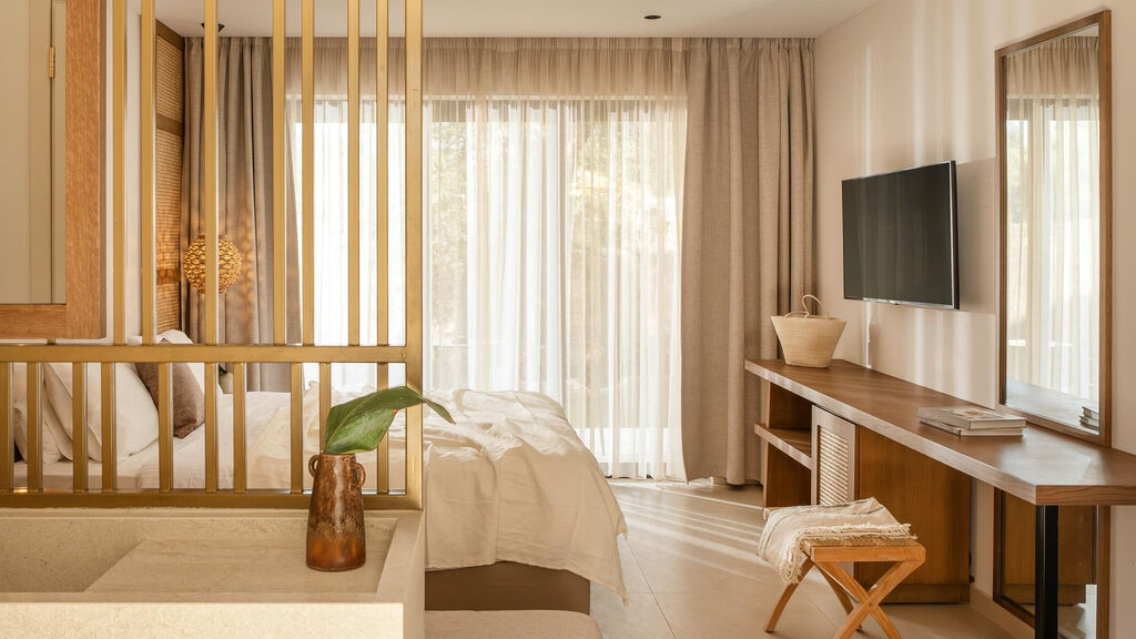 Ekati Mare Boutique Resort
