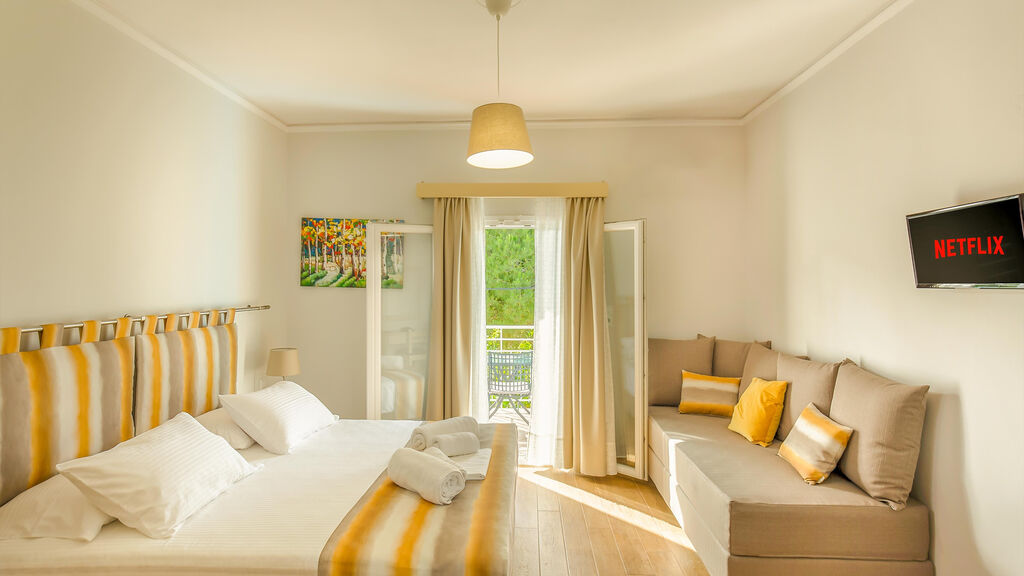 Ekati Mare Boutique Resort