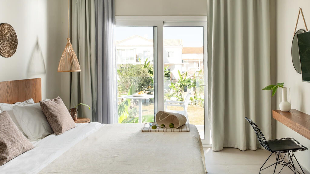 Ekati Mare Boutique Resort
