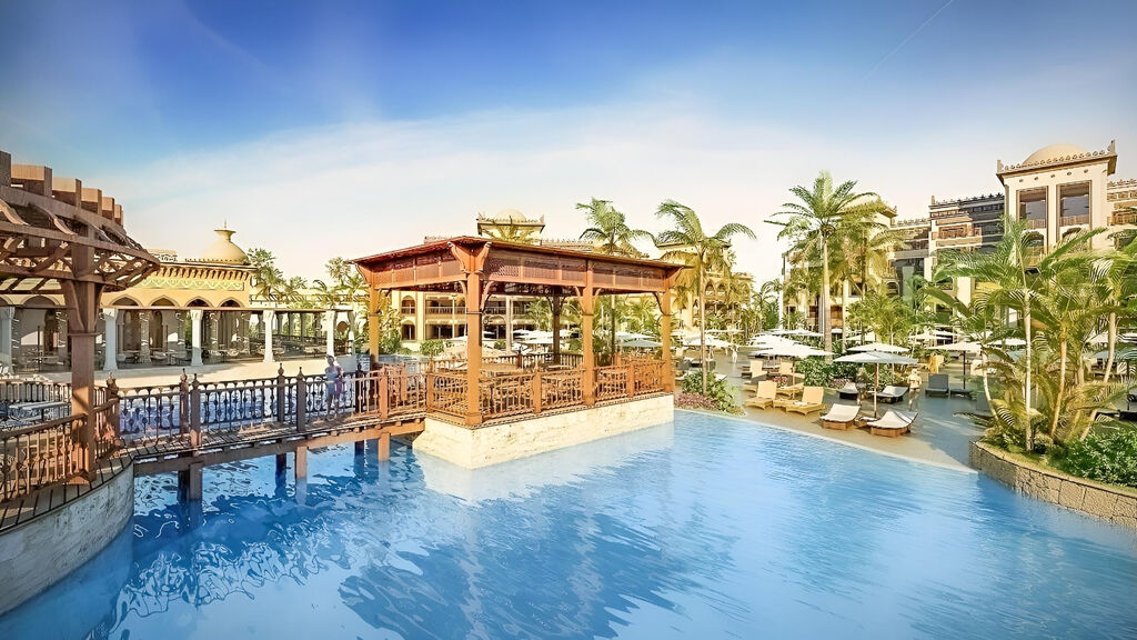 El Kasr Sahl Hasheesh