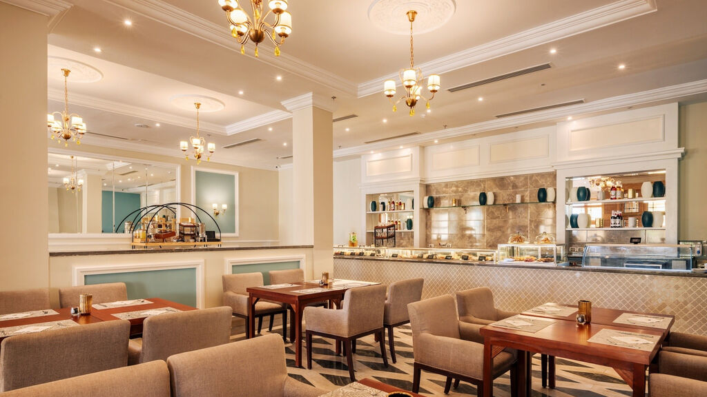 El Kasr Sahl Hasheesh