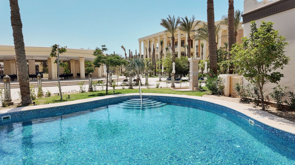 El Kasr Sahl Hasheesh