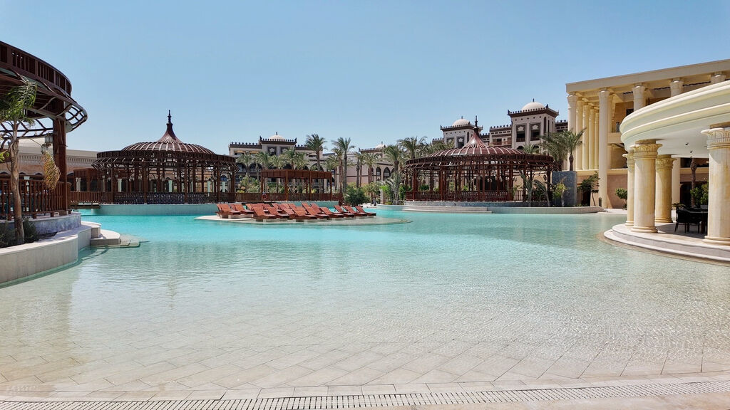 El Kasr Sahl Hasheesh