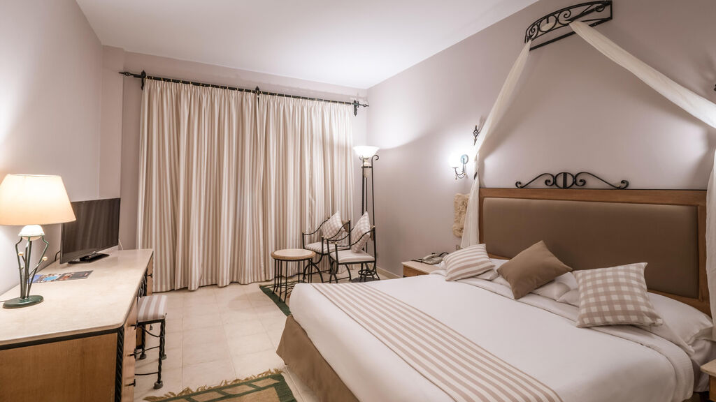 Sunny Days El Palacio