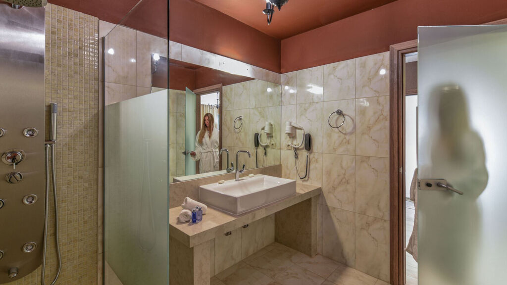 Elegance Luxury Executive Suites